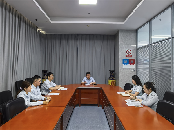 配图5:专题研讨.jpg