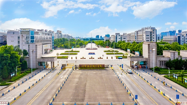 商务职业学院照片.jpg